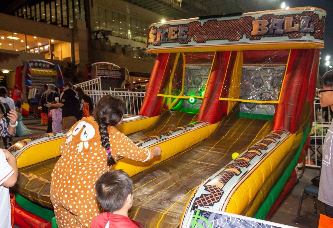 Halloween Carnival And Costume Contest At Los Alamitos Race Course Los 