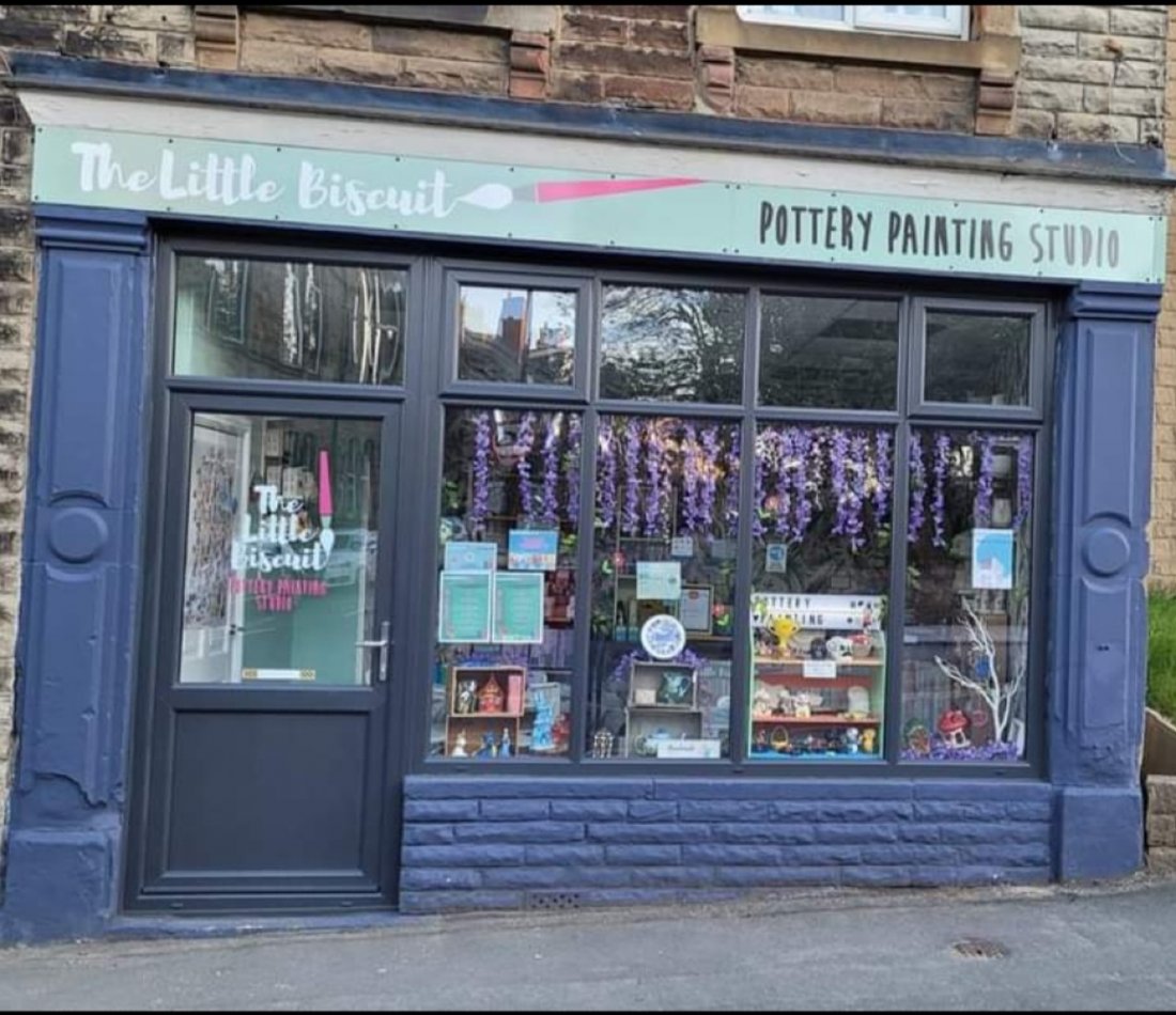 Pottery painting abstract plant pot class, The Little Biscuit Pottery