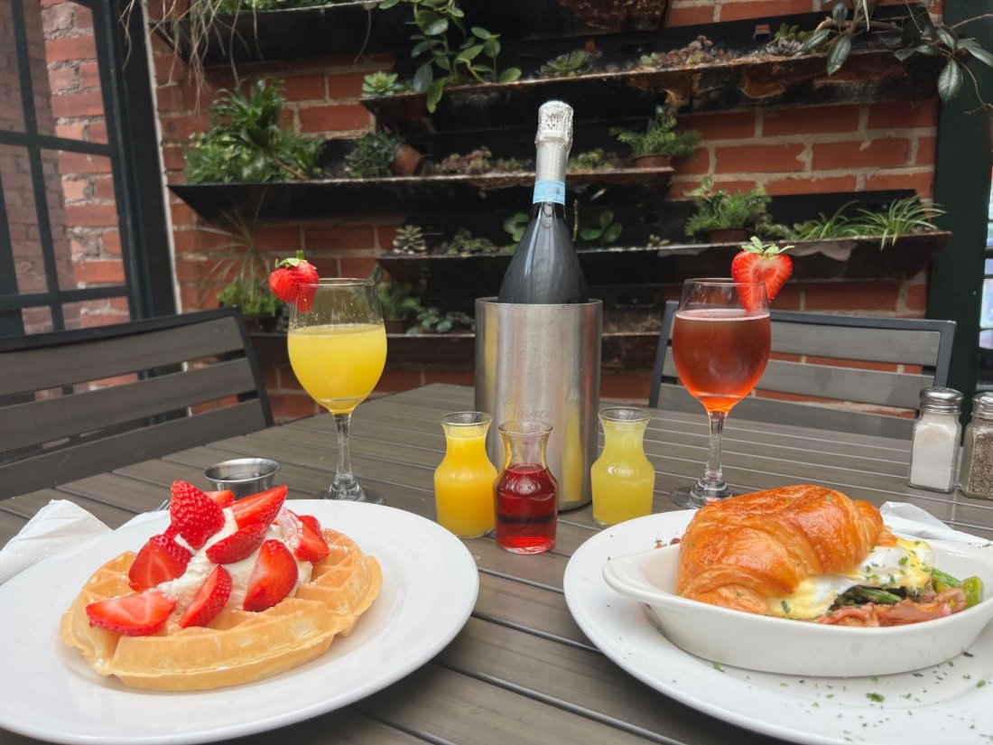 Bread Winners Celebrates National Prosecco Day, Bread Winners Cafe