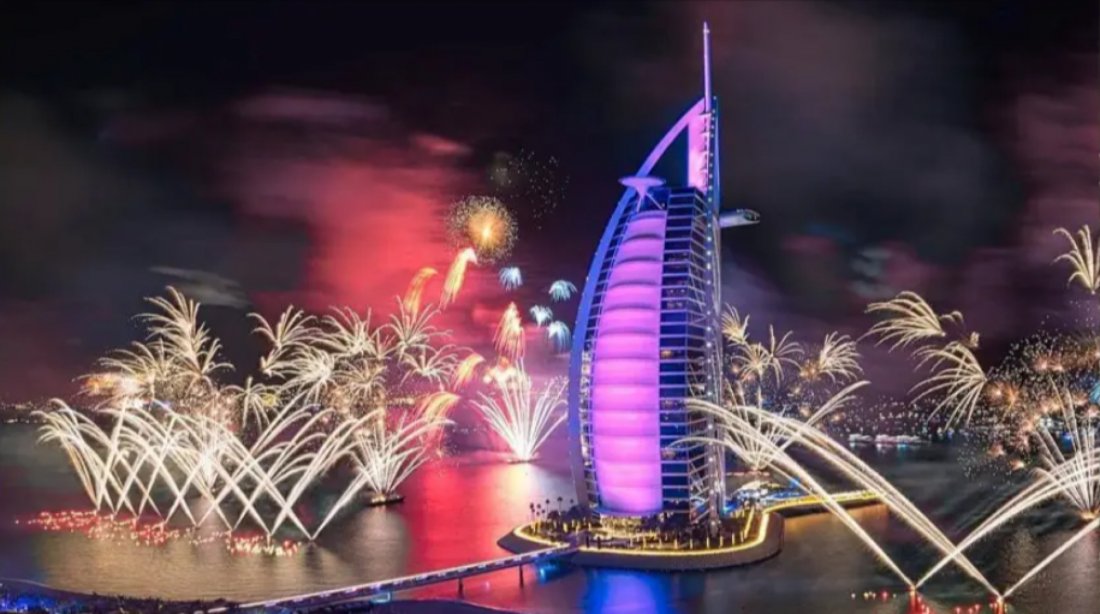 Burj Al Arab Jumeirah NYE Fireworks 2024, Burj Al Arab, Dubai, 31