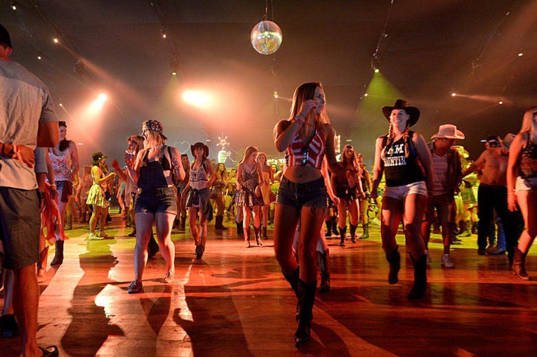 Ultimate Country Dance Party+Free Dance Lessons Tickets, Smoking Pig