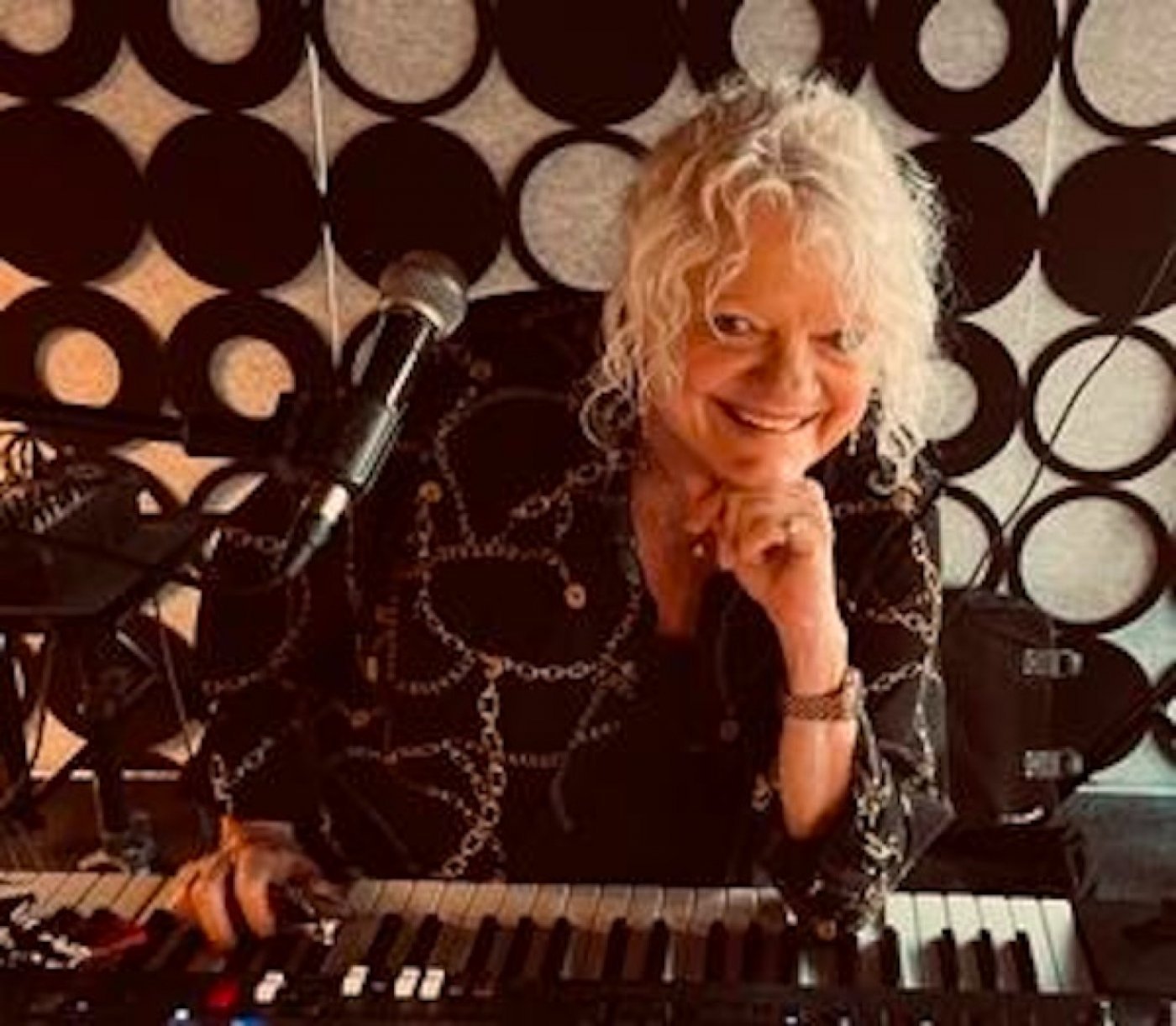 Debbie Keeton | Mattison's City Grille, 24 August | Event in Sarasota | AllEvents