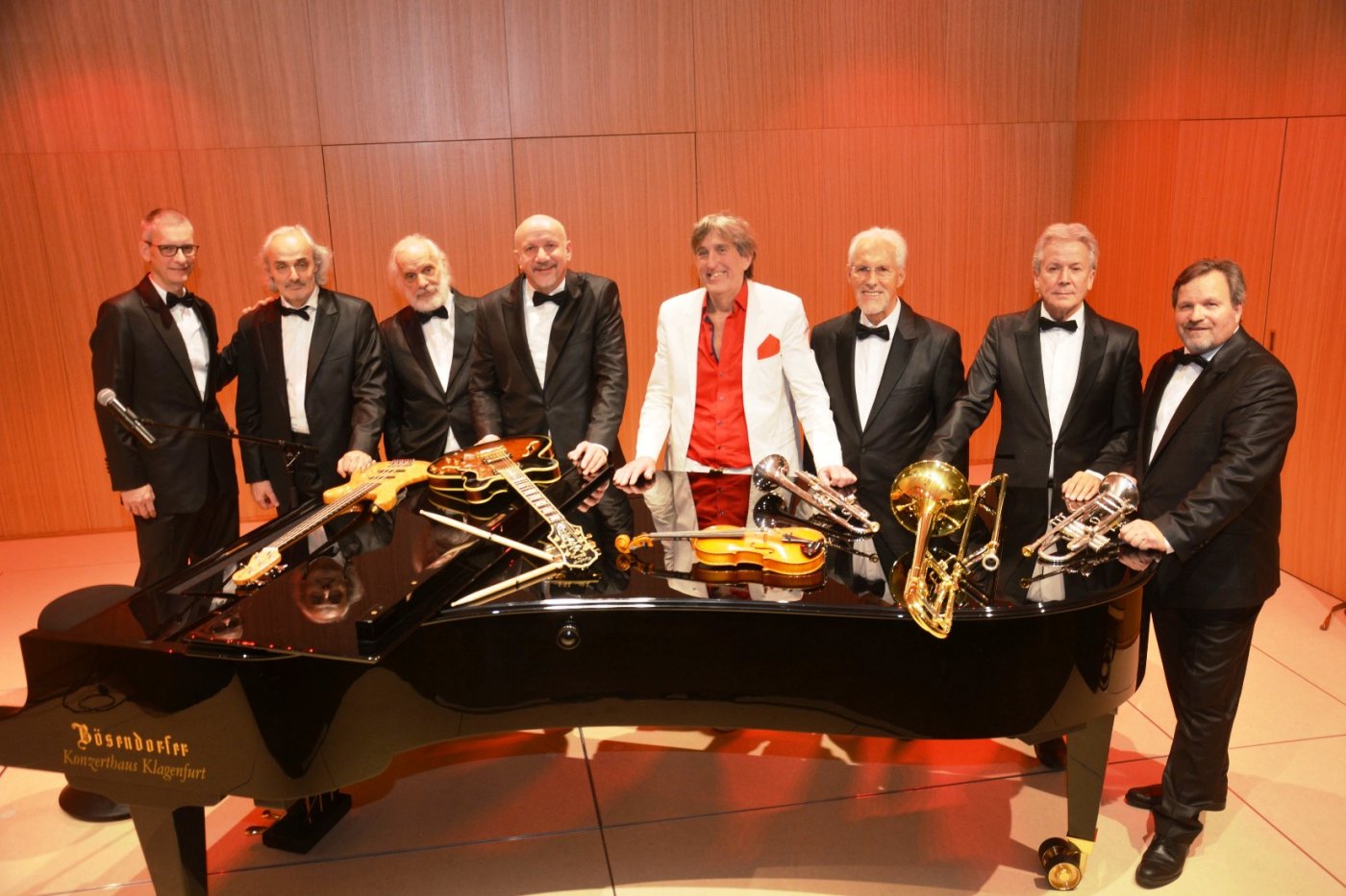 Das Neujahrskonzert der UDO TRIBUTE BAND - Immer wieder geht die Sonne auf ....., 1 January | Event in Feldkirchen