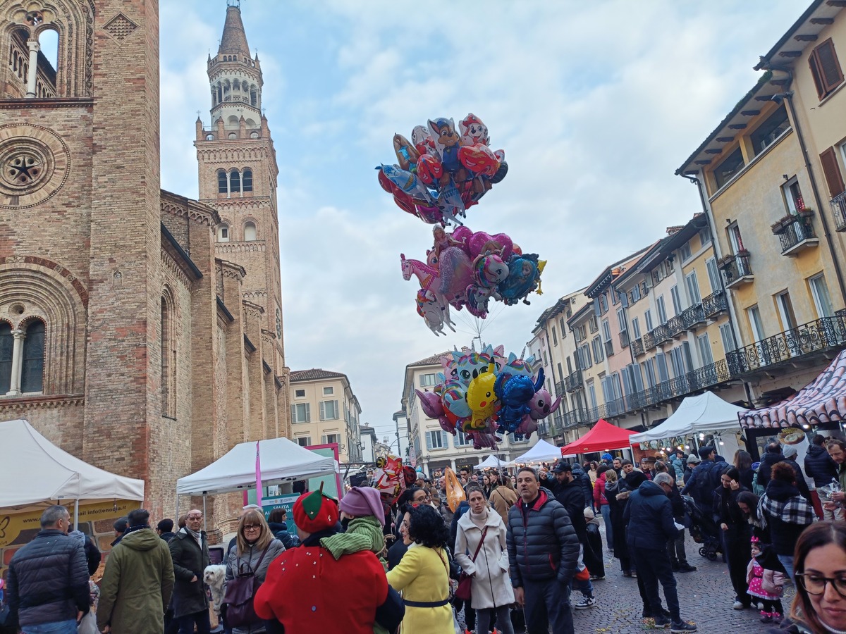 Via Teporting Festa dAutunno a Chivasso (TO) mercatini , Via Torino, 10034 Chivasso ...
