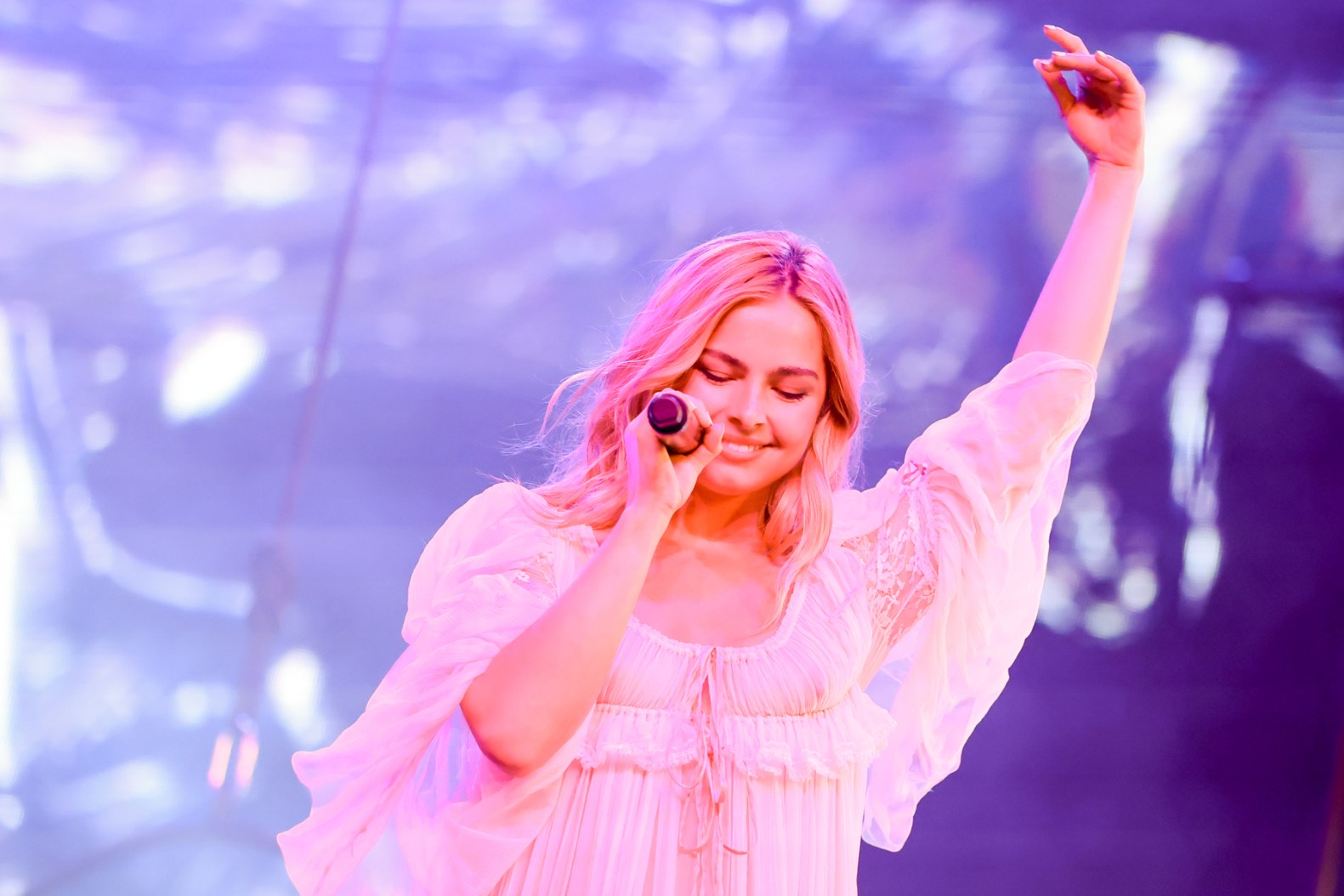 Addison Rae Live at Riviera Theatre