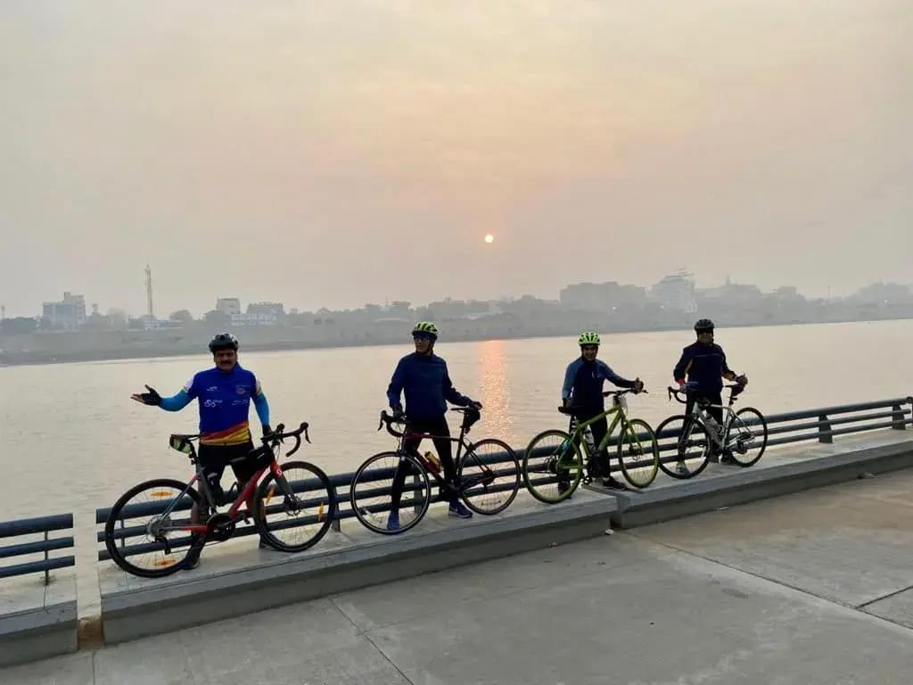 Cycle on Riverfront